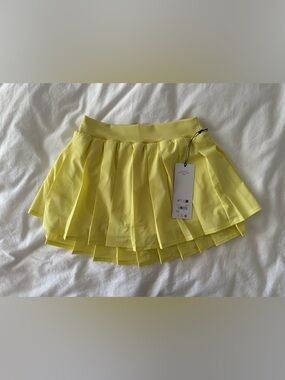 Alo Yoga Double Or Nothing Tennis Skirt Sunshine Yellow Medium NWT